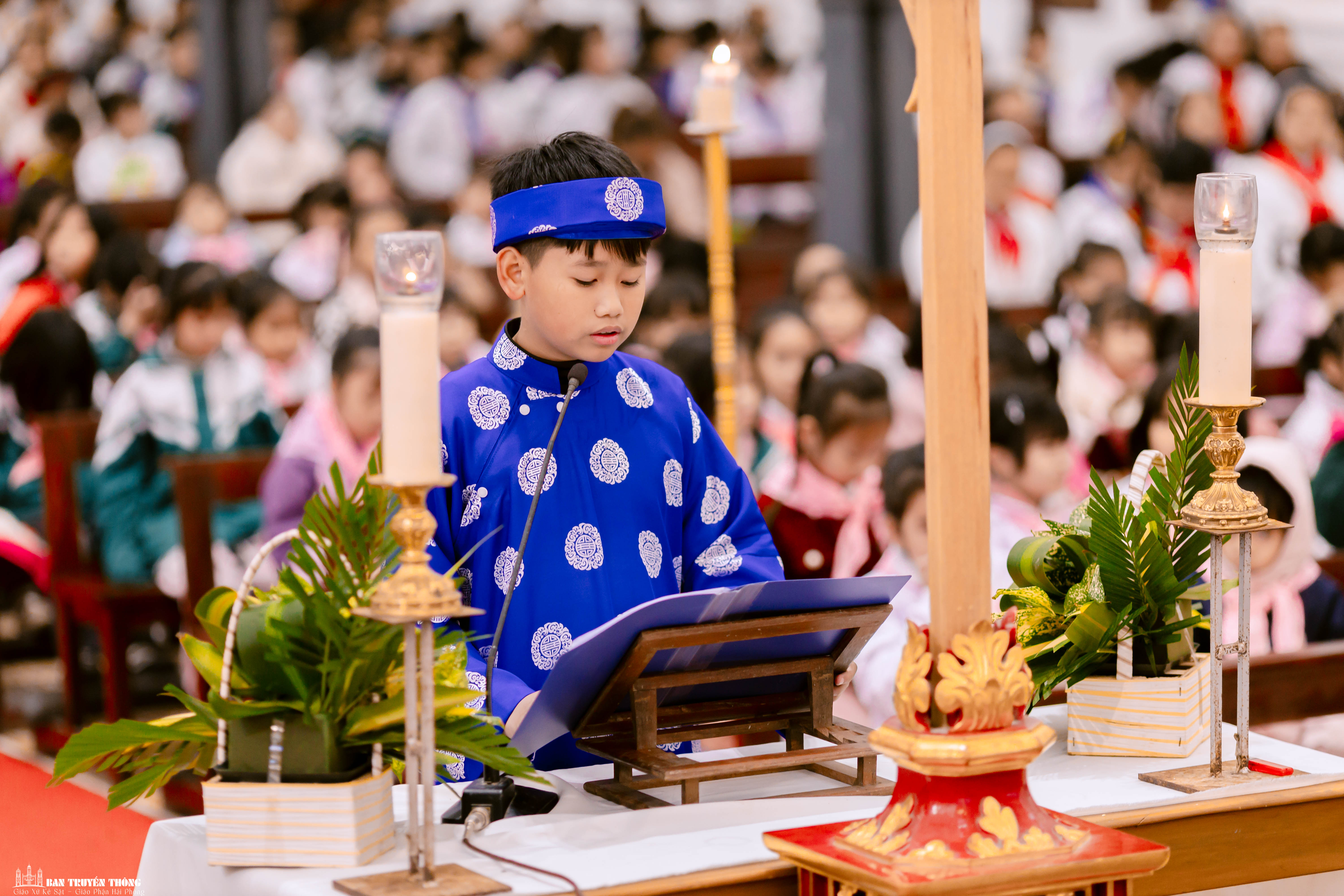 Thiếu Nhi Thánh Thể ngắm 15 sự Thương Khó
